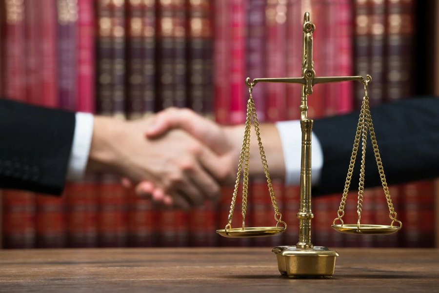 Why Should Businesses Hire a Corporate Law Firm?